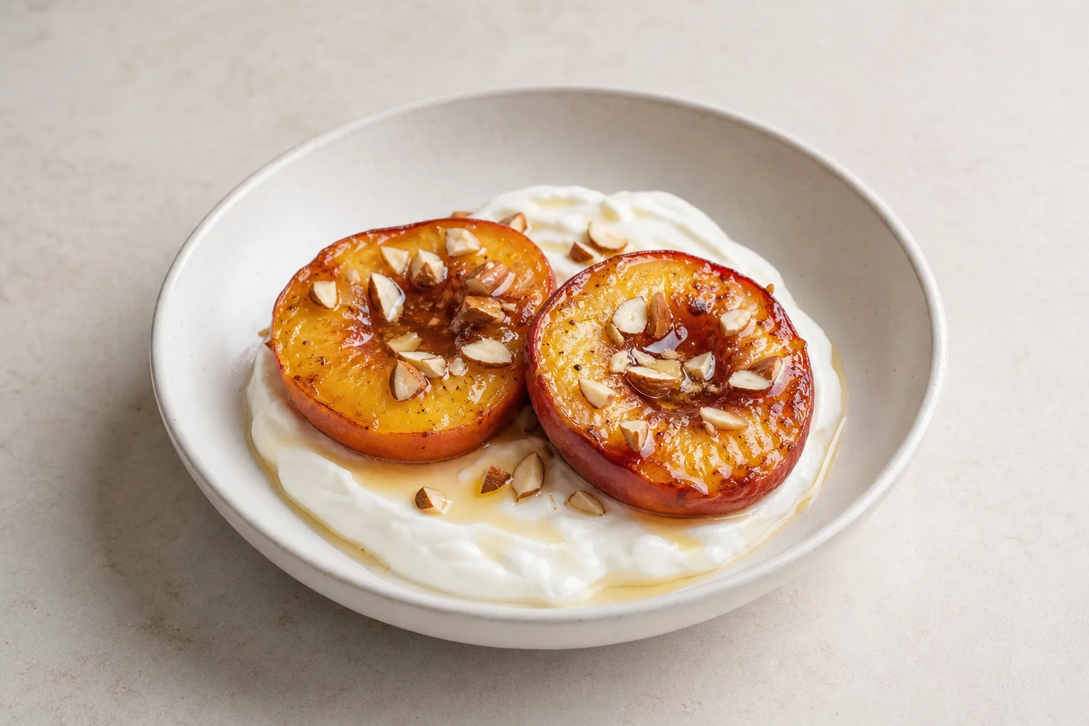 Baked peaches with honey and almonds