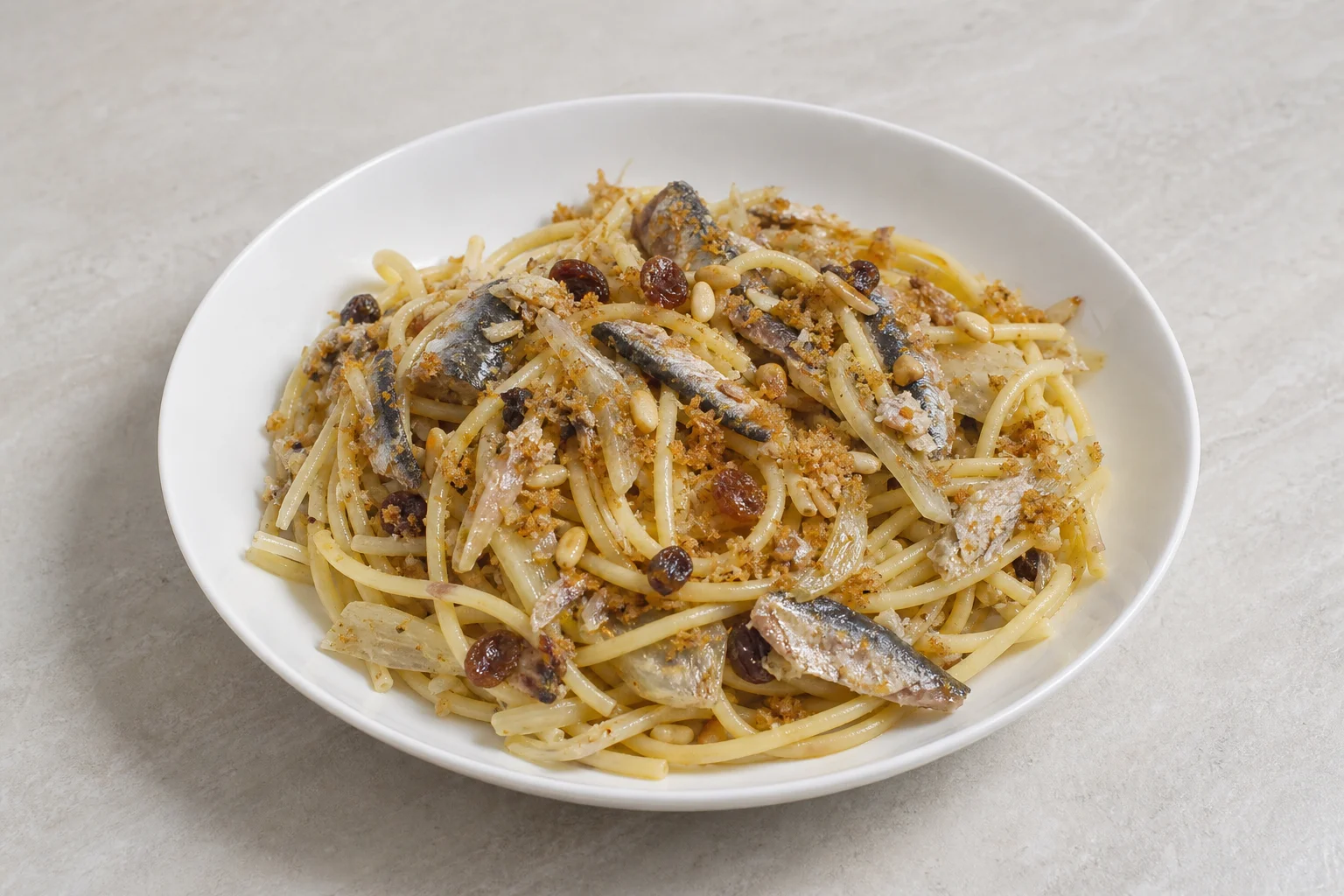 Pasta with sardines and fennel